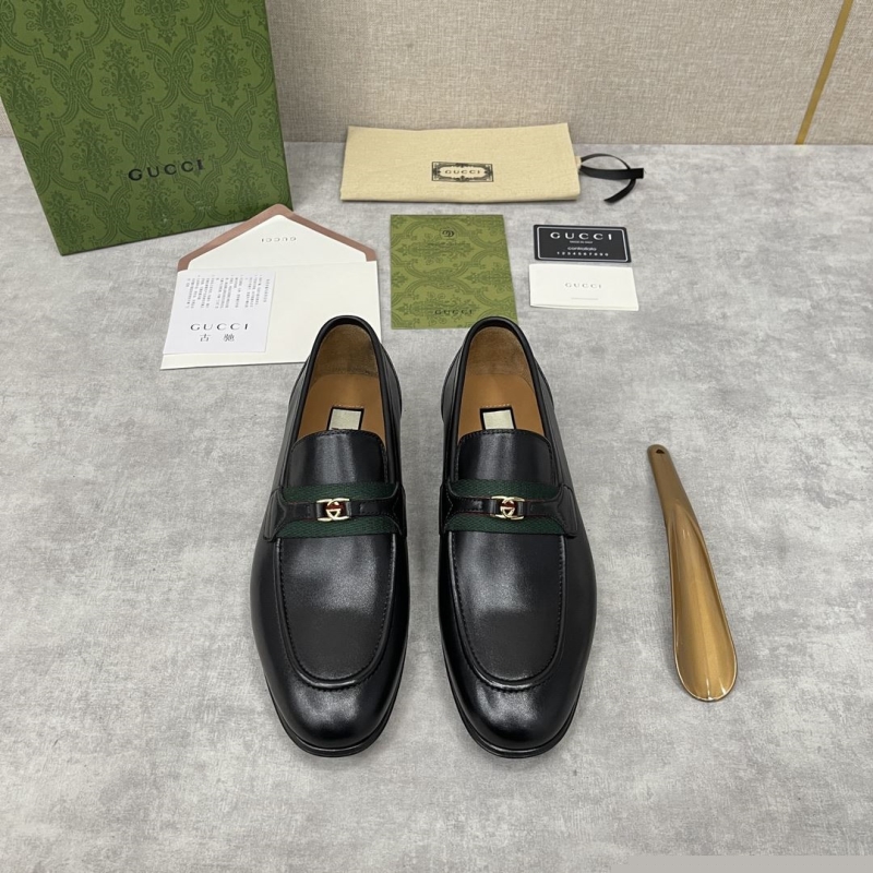 G*u*i leather shoes